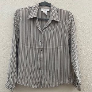 Jones New York Petite Blouse. Size 10P. Dark Gray & Light Gray. Pre Owned.